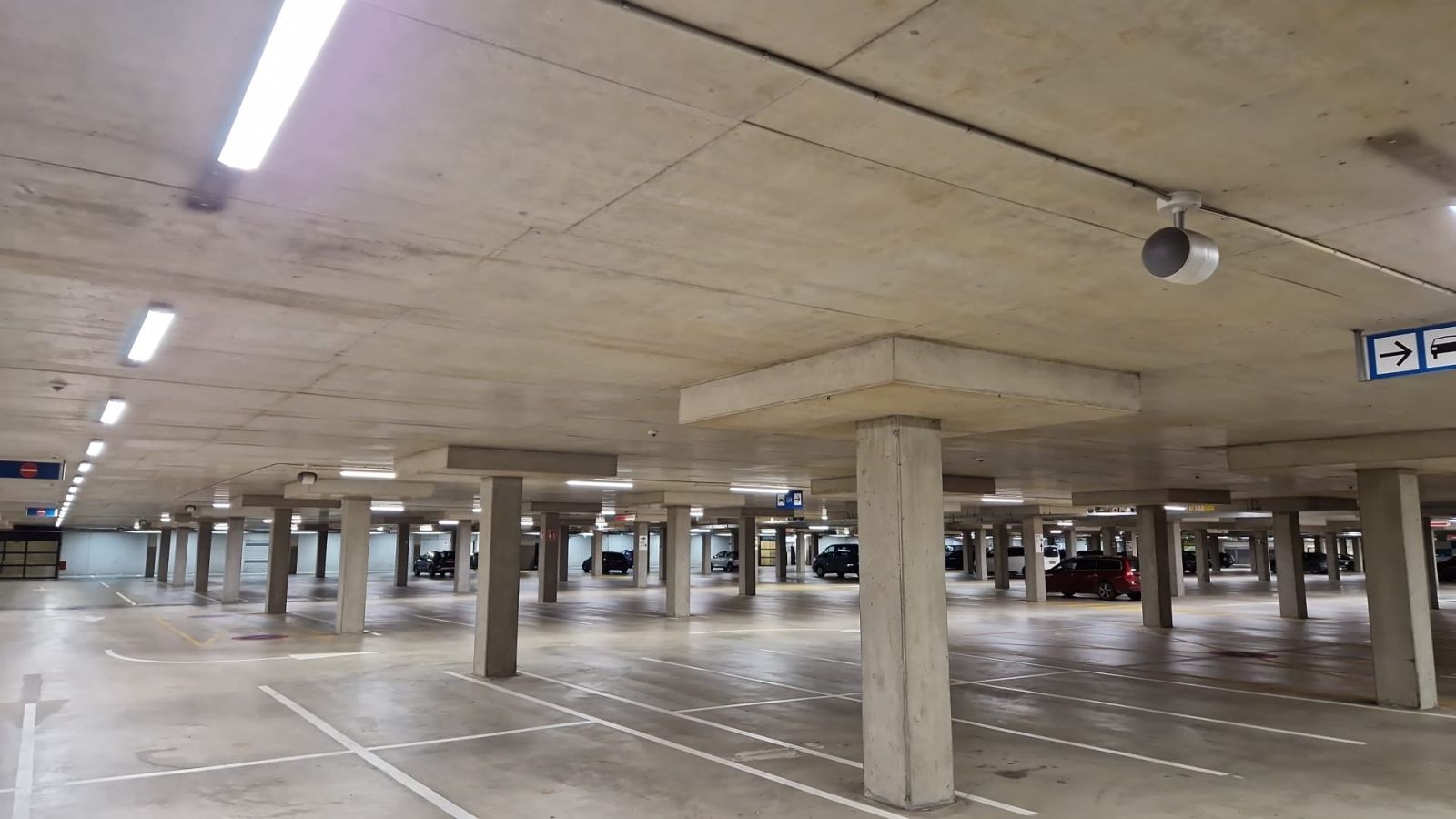 Lanzini flat armaturen voor parkeergarage sportzone onder het Fortuna Sittard Stadion